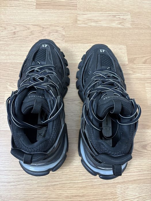 Продам кроссовки balenciaga 3xl