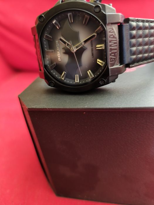 Продавам часовник Police Batman