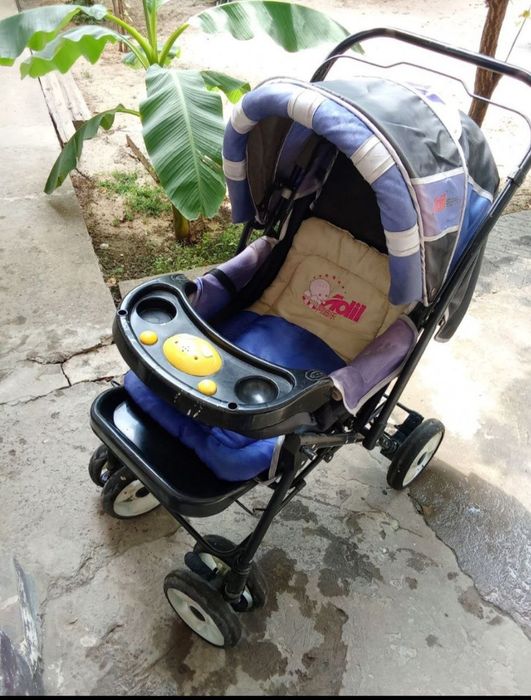 Коляска сотилади