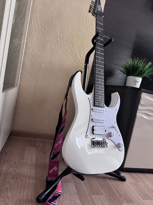 Электро гитара( Ibanez GIO GRG140-WH White)
