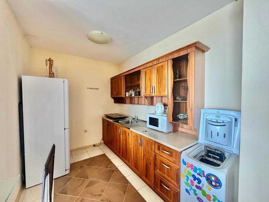 Предлагаме голям двустаен апартамент в Слънчев Бряг с морска гледка!