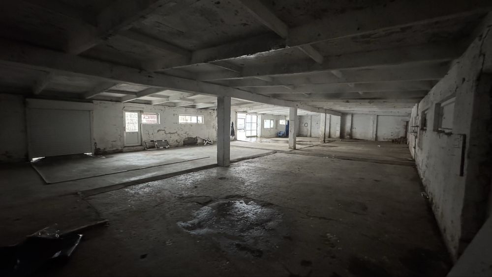 Str Interioara hala 300 mp,teren 500 mp 25 m deschidere