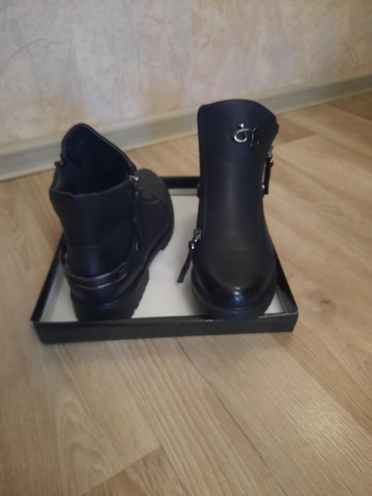 Продам  демисизонные ботинки