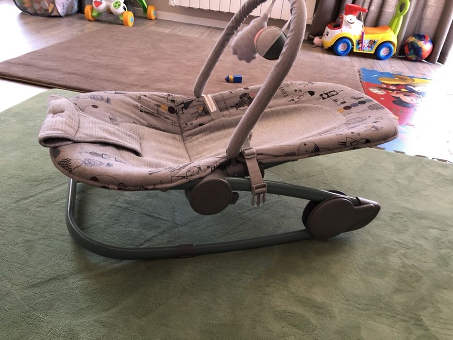 Сгъваем бебешки шезлонг тип  люлка