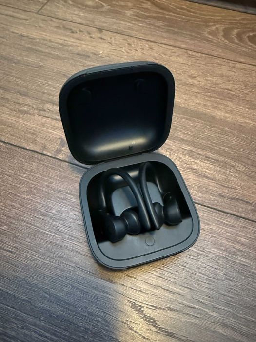 Powerbeats pro by dre