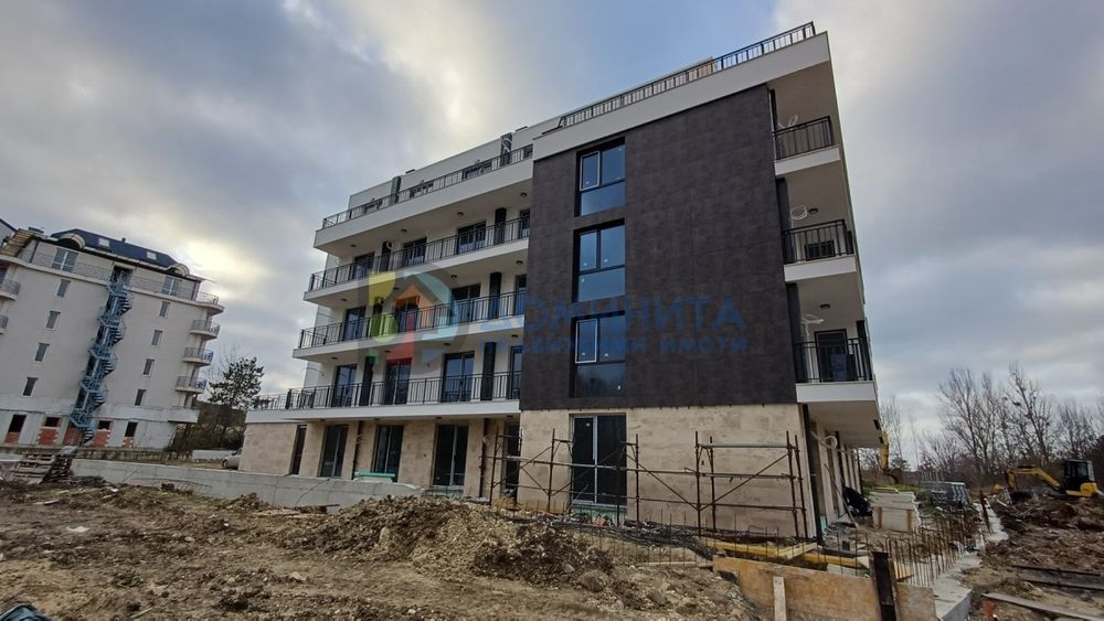 Продава се Двустаен апартамент в Царево - 66 кв.м за 659 €/кв.м - Снимка #19