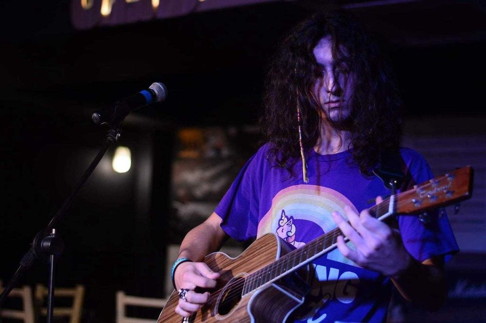 Lecții de chitară acustică/electrică – Începători