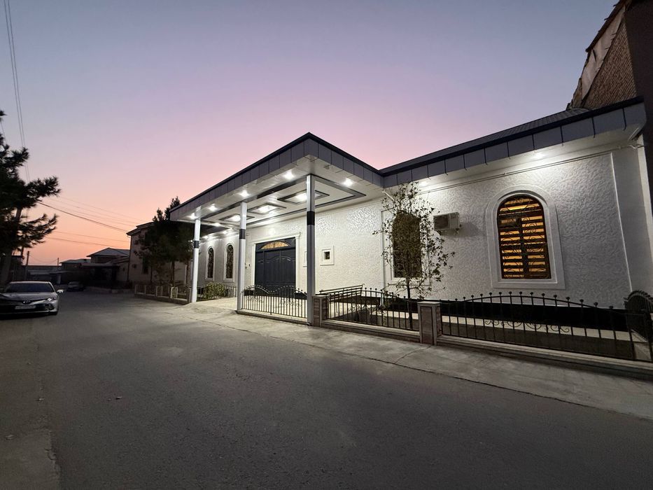 Карвон бозор оркасида жойлашган участка сотилади