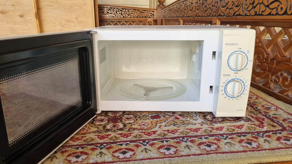 микроволновка holati yaxshi, ishliydi,aybi yo'q,