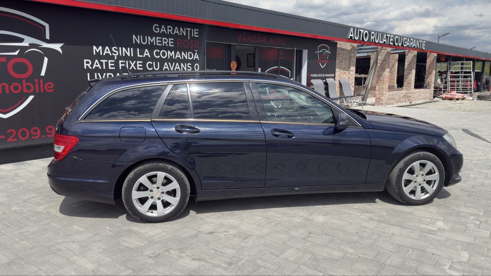 Vand sau schimb Mercedes C 180 2012