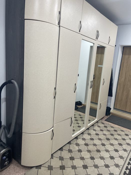 Продам шкаф большой