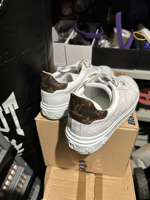 Adidasi Luis Vuitton