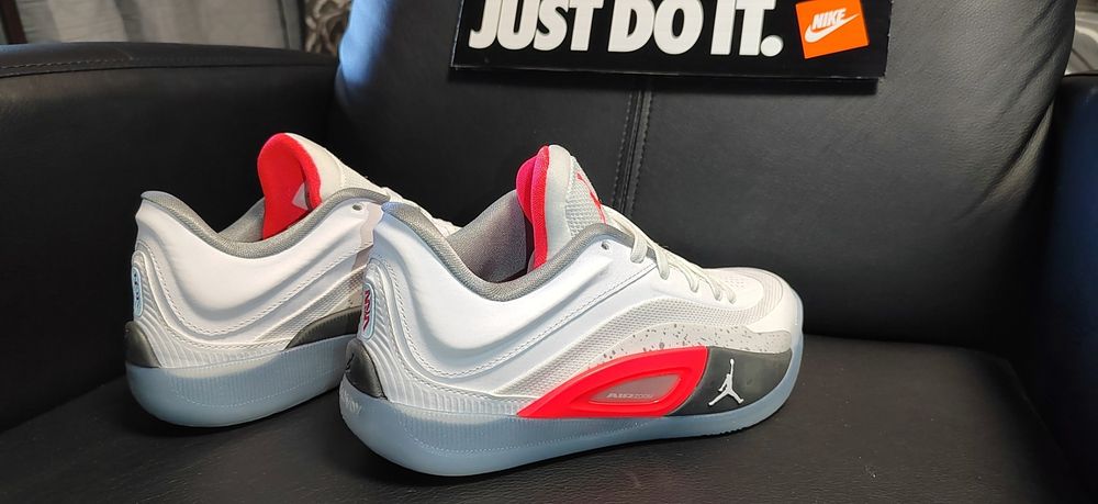 Nike Jordan Zion 4,номер 38