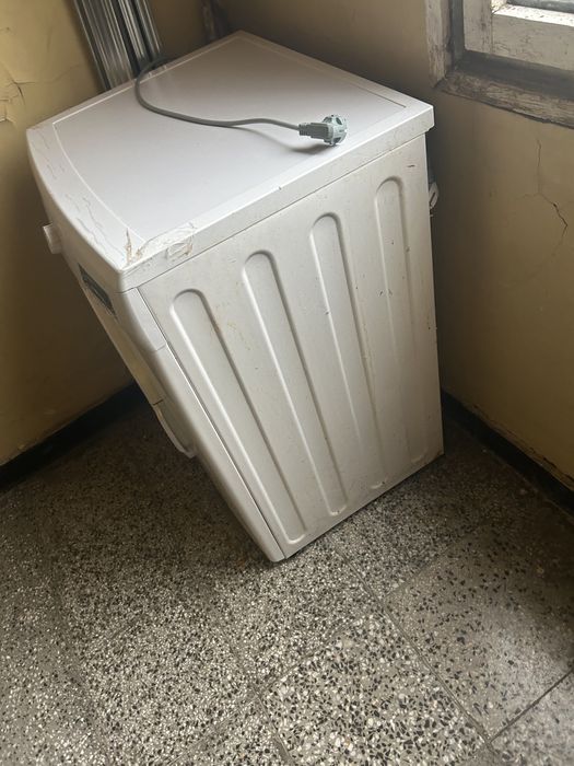 Продавам пералня snaige
