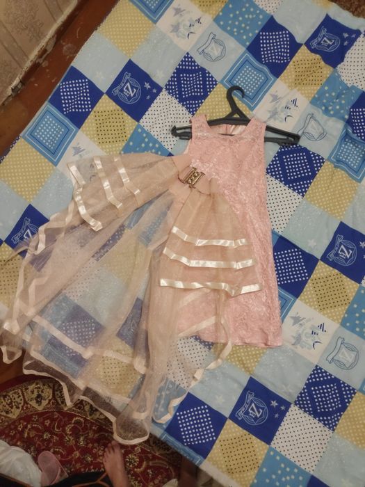 Продам платья бальные