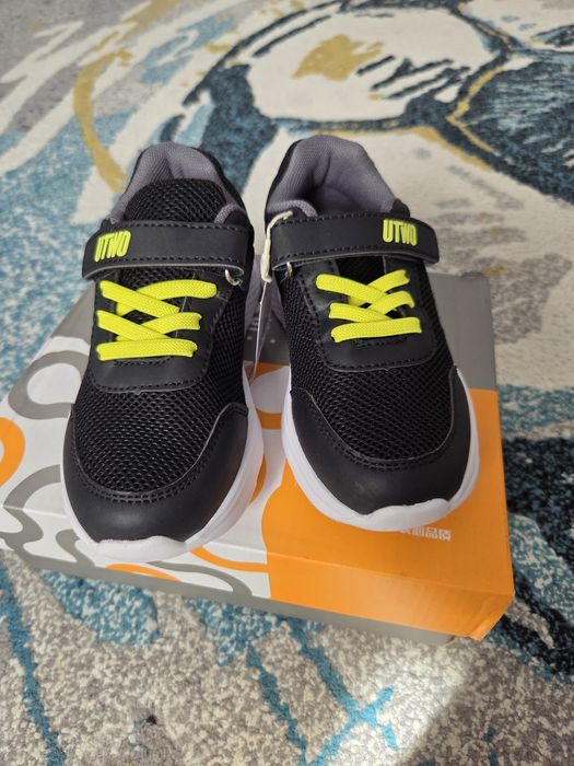 Новые кроссовки 28 размера