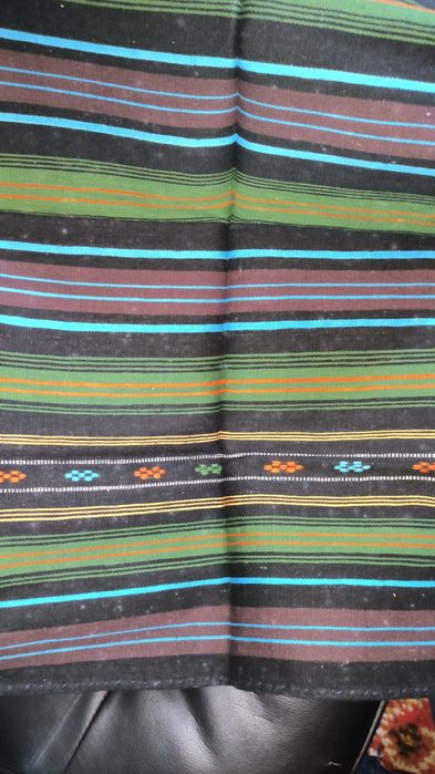 Български национални престилки и възглавници.