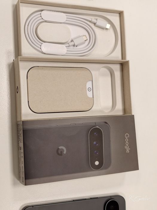 Продавам google pixel 11 pro xl 256gb obsidian