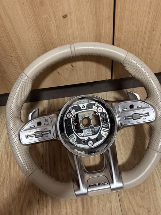 Volan mercedes amg beige
