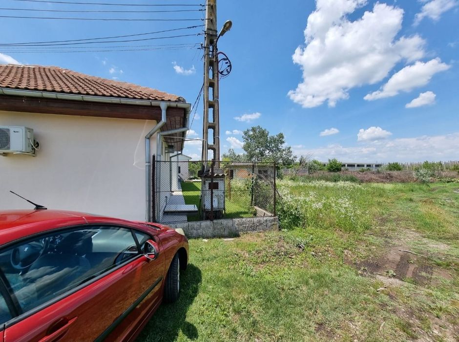 Teren intravilan pretabil hale Peris 6720mp cu utilitati