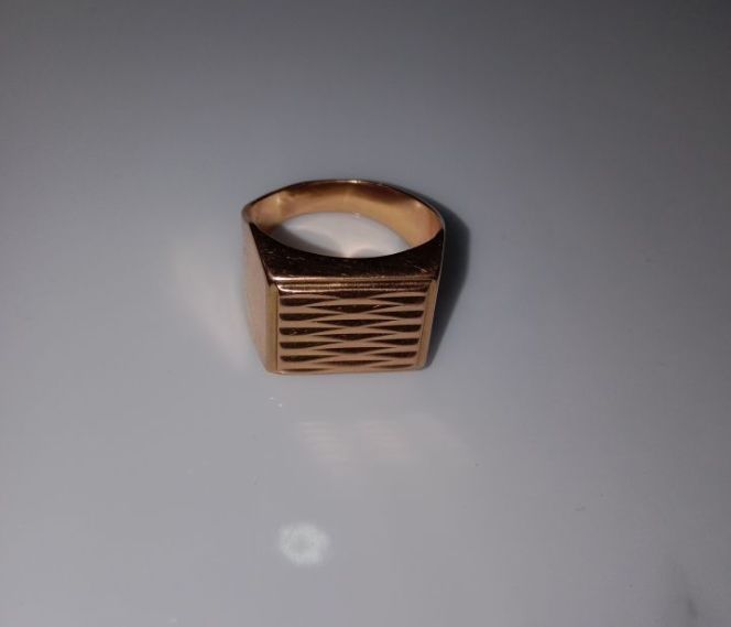 Продам печатку 9,1гр 585
