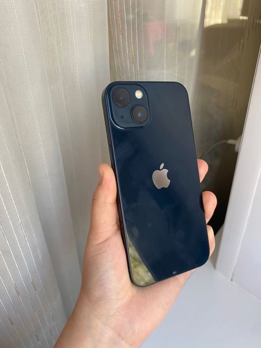 Продам Iphone 13