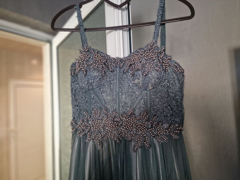 Официални рокли за повод