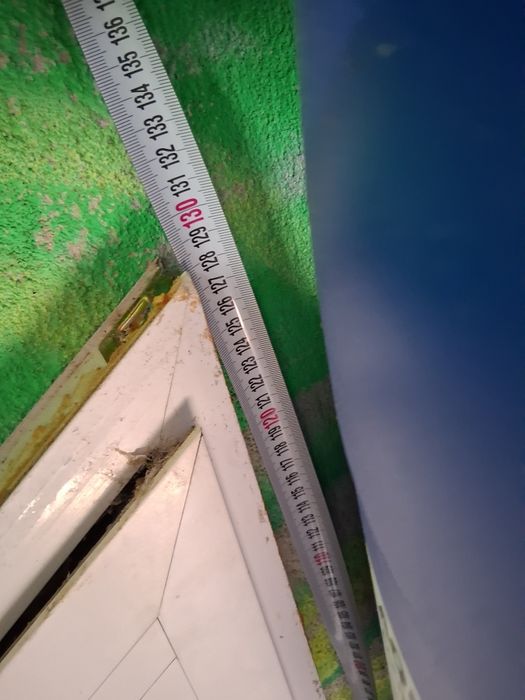 алуминова врата беше под стълбището ми