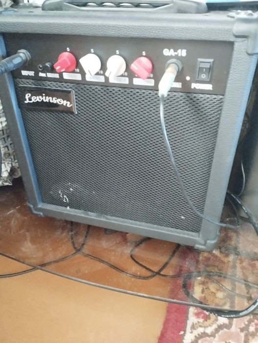 Продам электрогитару