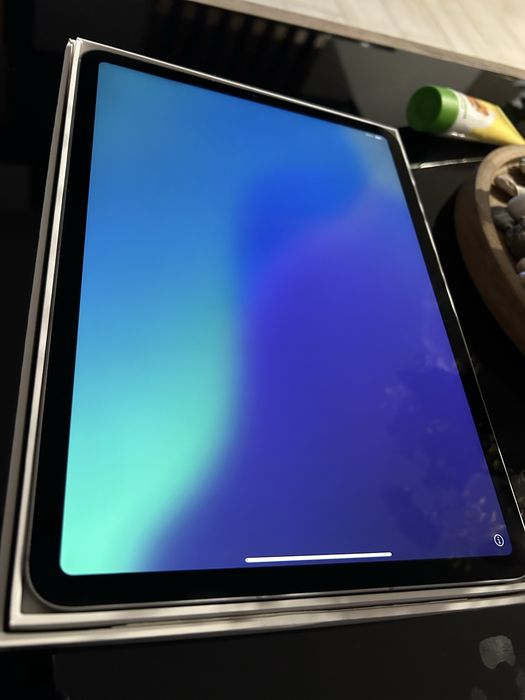 Apple iPad Pro 4th Generation 128GB Wi-Fi + Cellular - Нов!