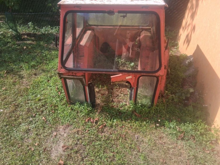 Cabina de tractor universala