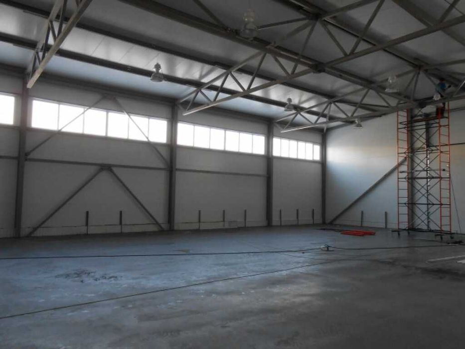 Продаётся 1 га производственная база.