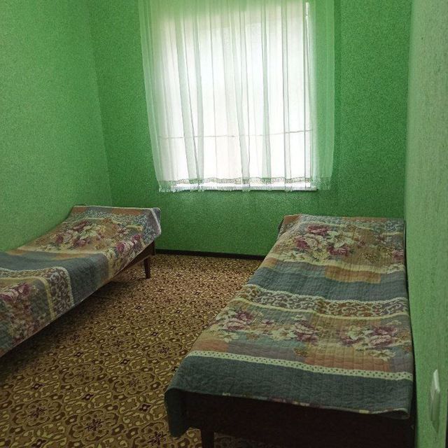 Oq tosh dacha bez makler oila va ulfatlar uchun