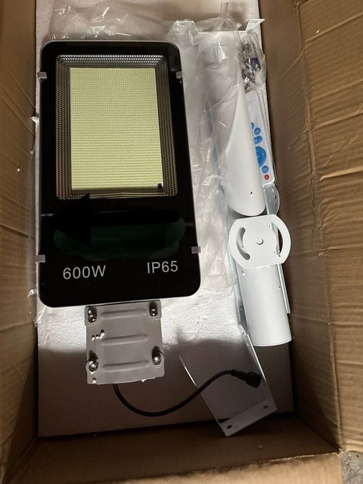Projektor solnichniy, solar led, quyosh panel projektor 200w 400w 600w
