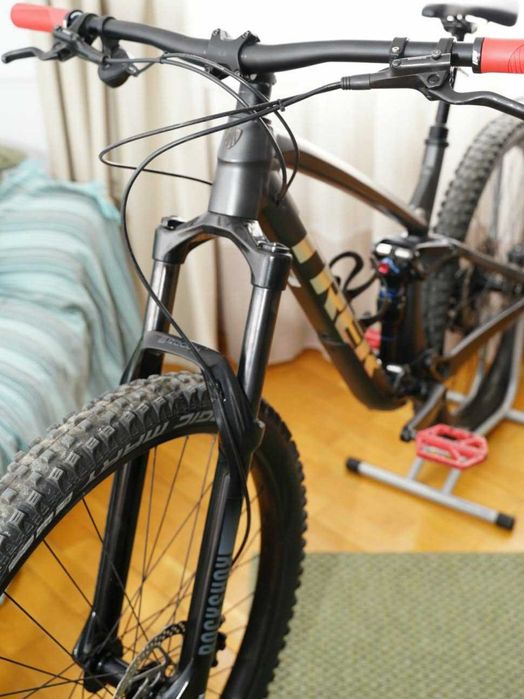 Bicicleta full suspension trail light enduro Trek Fuel Ex 5