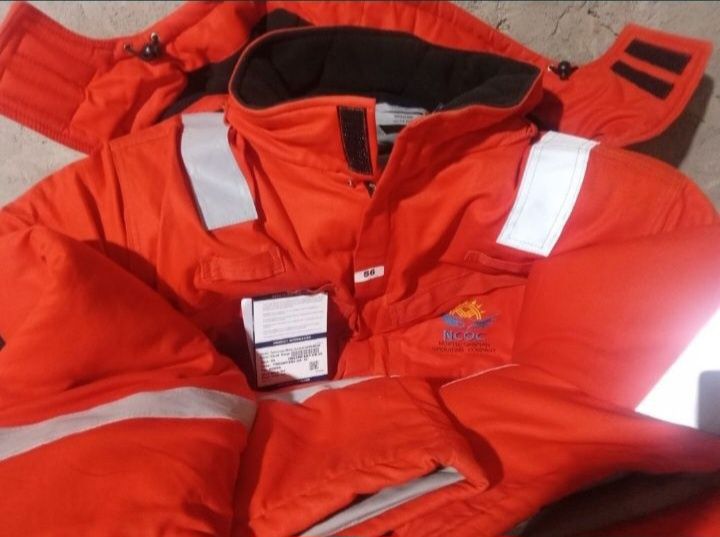 Продам Мужской комбинезон зимнии новый