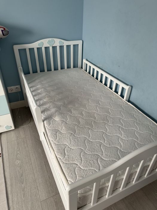 Продам детскую мебель