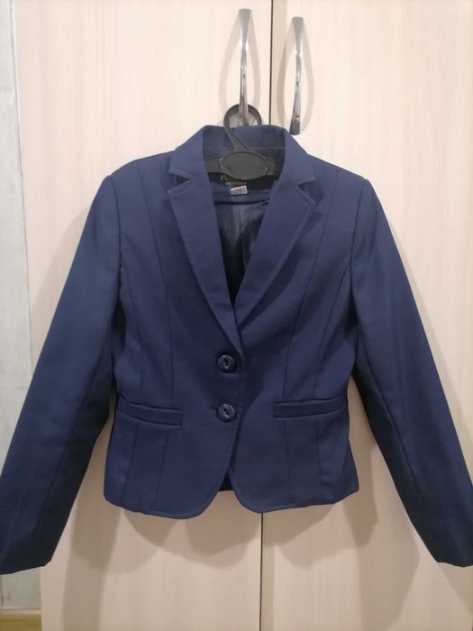 Школьный пиджак для девочки на 5-6-7 лет