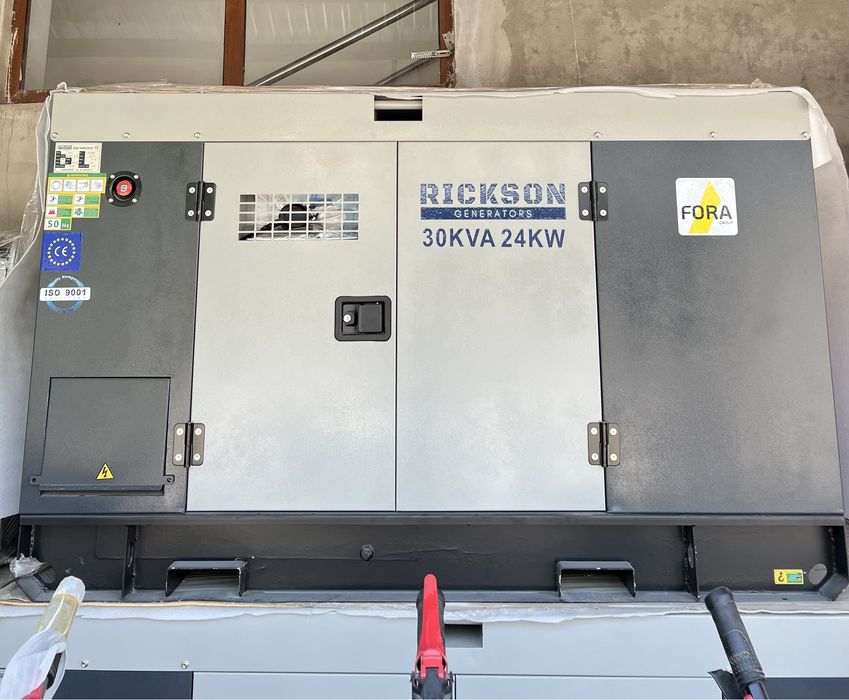 Генератор тока закрытый 24 КВ дизель 380В