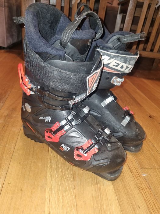 Clapari wedze marime 27.5 sau 43 echivalent.