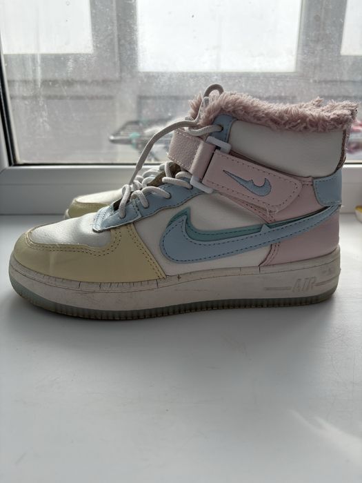 Продается кроссовки Nike Air Force 1