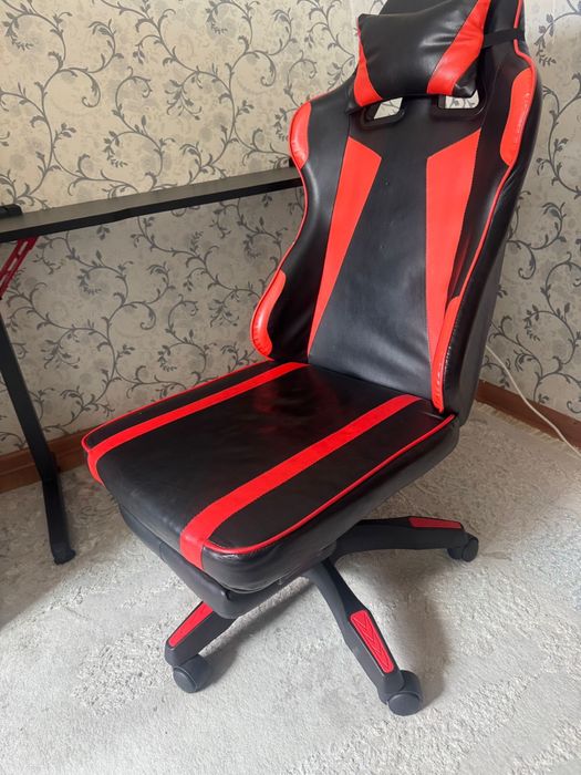 Продам игровое компьютерное кресло
