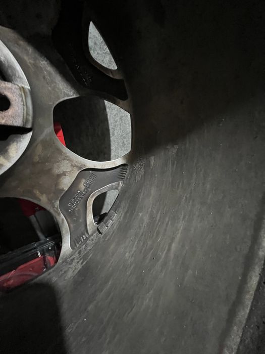 Vand 4 jante BMW X5 E 70 pe 20’ in 2 marimi, 3 sunt sudate