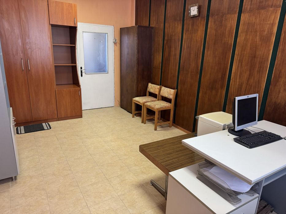 Дава се под наем Офис в Сливен, Център - 19 кв.м за 127.5 € - Снимка #6