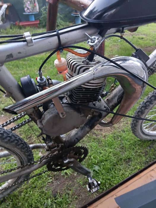 Vand bicicleta cu motor 80cc tuning
