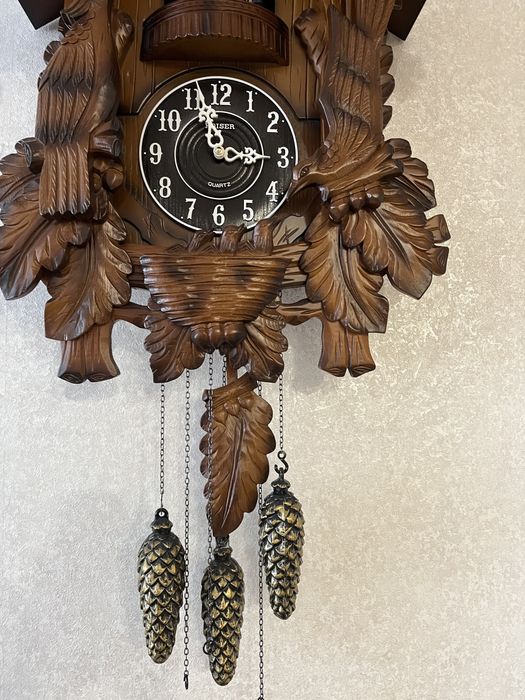 Продам часы с кукушкой