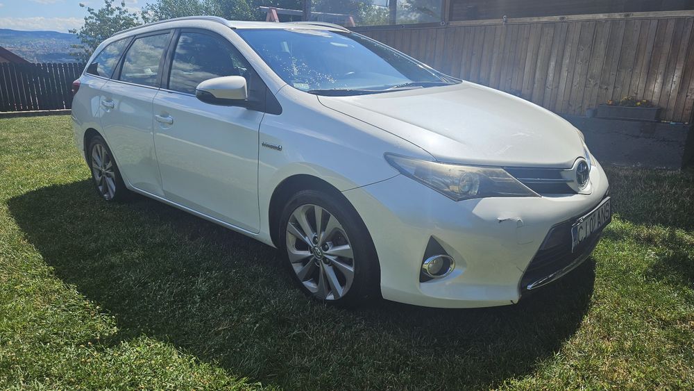 Toyota Auris Hybrid