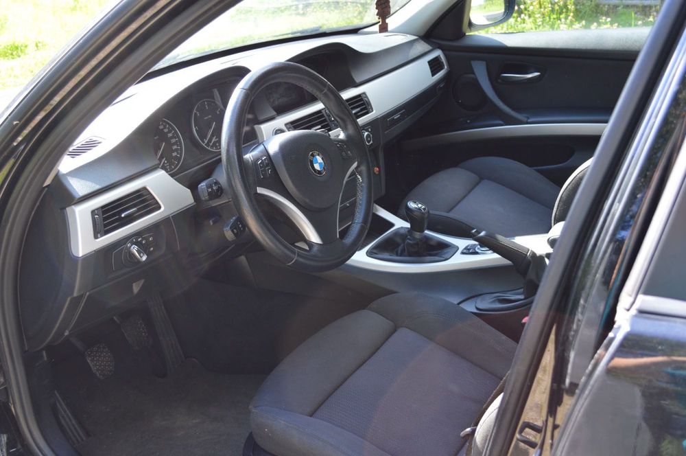 BMW 3 Series 2010 — imagine 5