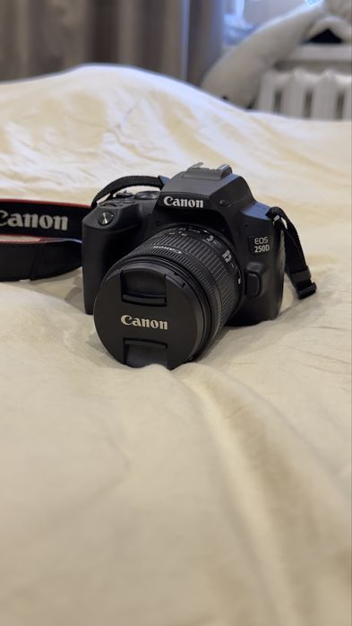 Продаю фотоаппарат Canon EOS 250D (kit 18-55mm)