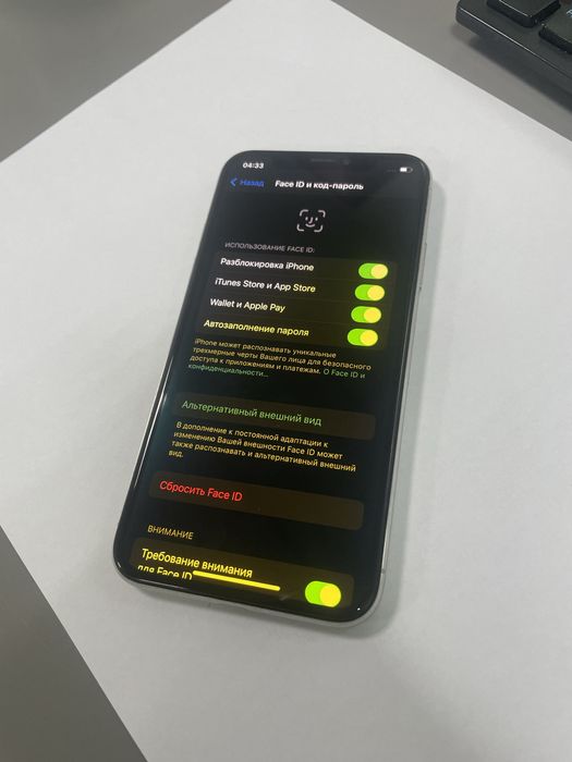 iPhone X 64GB в хорошем состояний